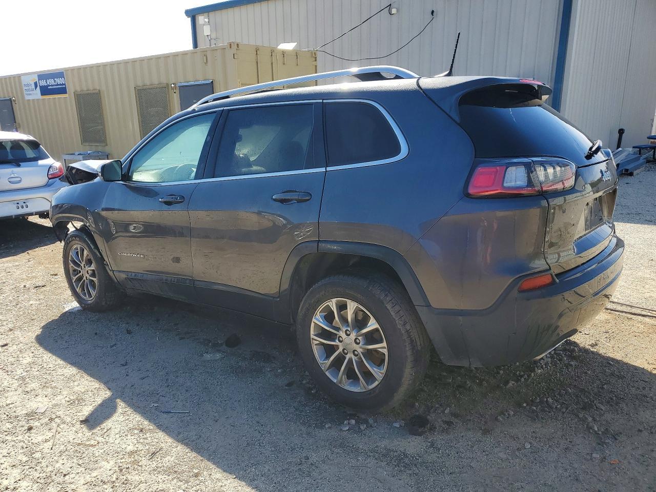 2019 Jeep Cherokee Latitude Plus - zdjęcie 2