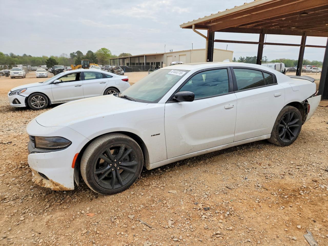2018 Dodge Charger R/T - zdjęcie główne