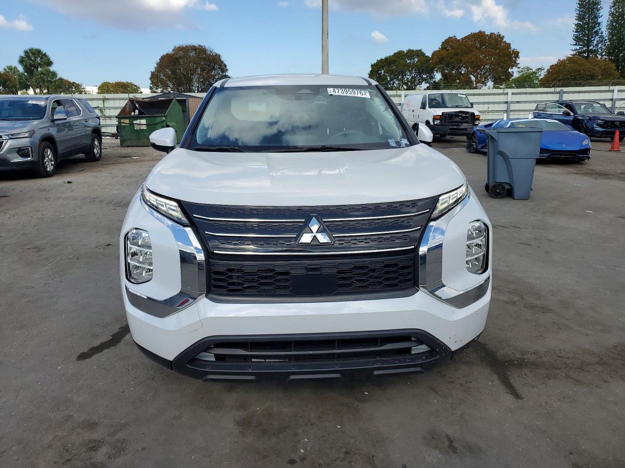 2024 Mitsubishi Outlander Es - zdjęcie 5