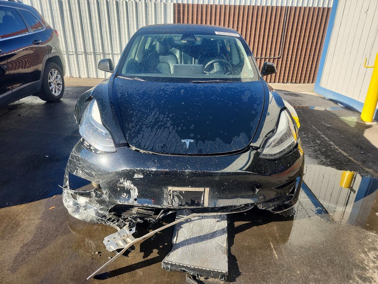 2022 Tesla Model 3 - zdjęcie 5