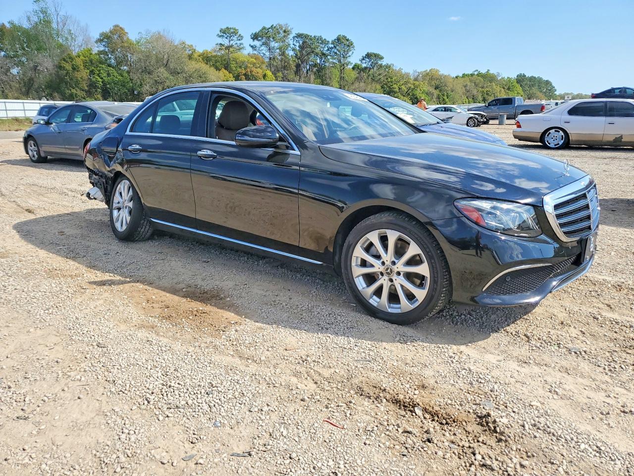 2018 Mercedes-Benz E 300 4Matic - zdjęcie 4