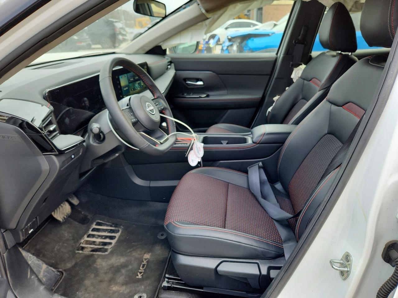 2025 Nissan Kicks Sr - zdjęcie 7