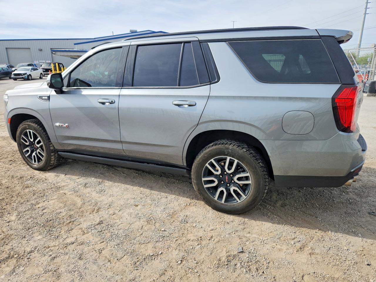 2023 GMC Yukon At4 - zdjęcie 2