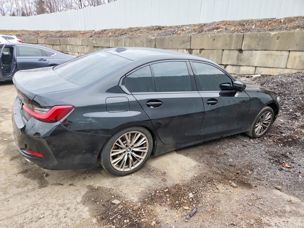 2023 BMW 330Xi - zdjęcie 3