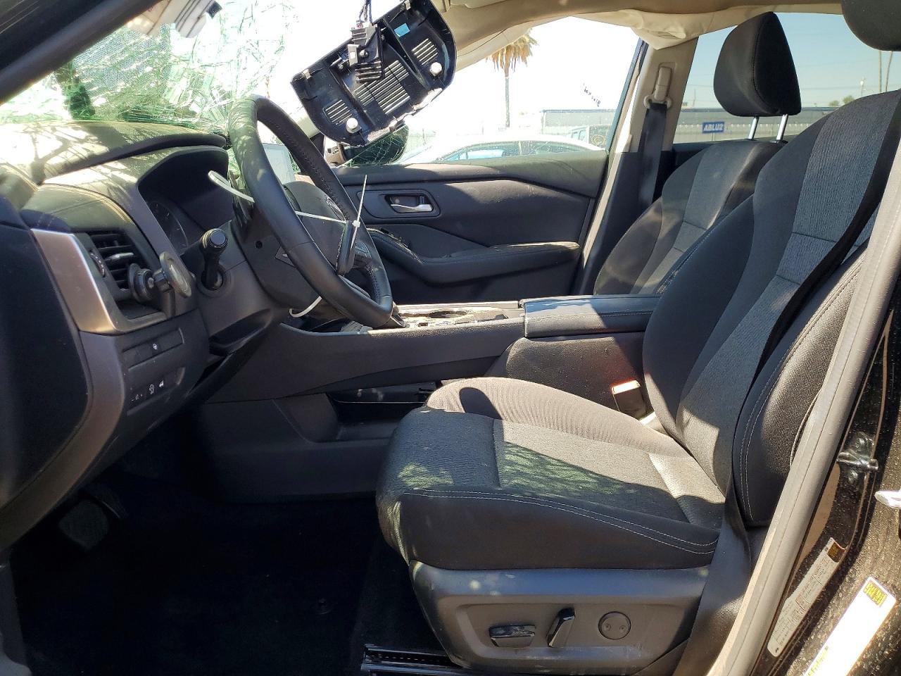 2025 Nissan Rogue Sv - zdjęcie 7