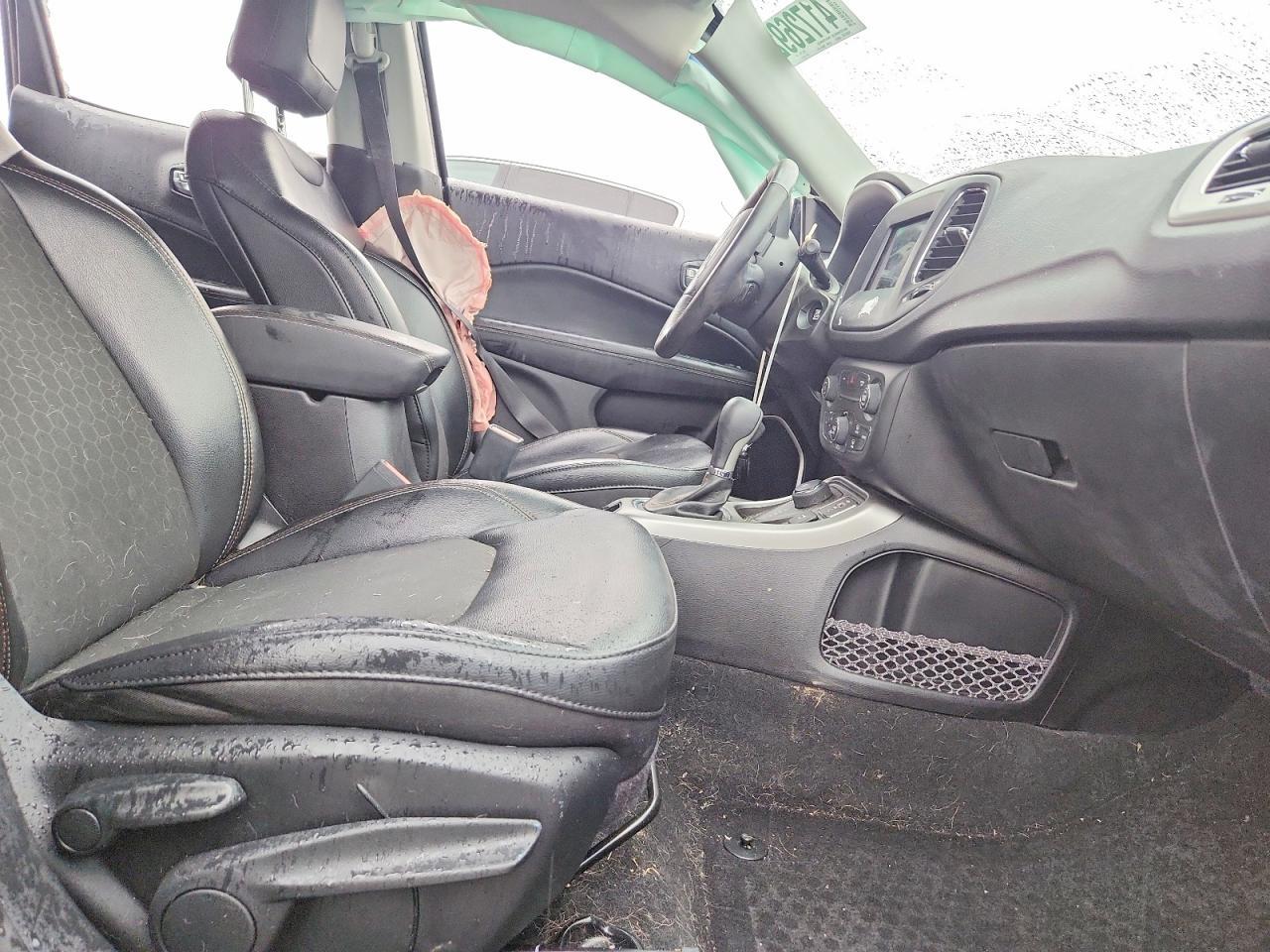 2020 Jeep Compass Latitude - zdjęcie 7