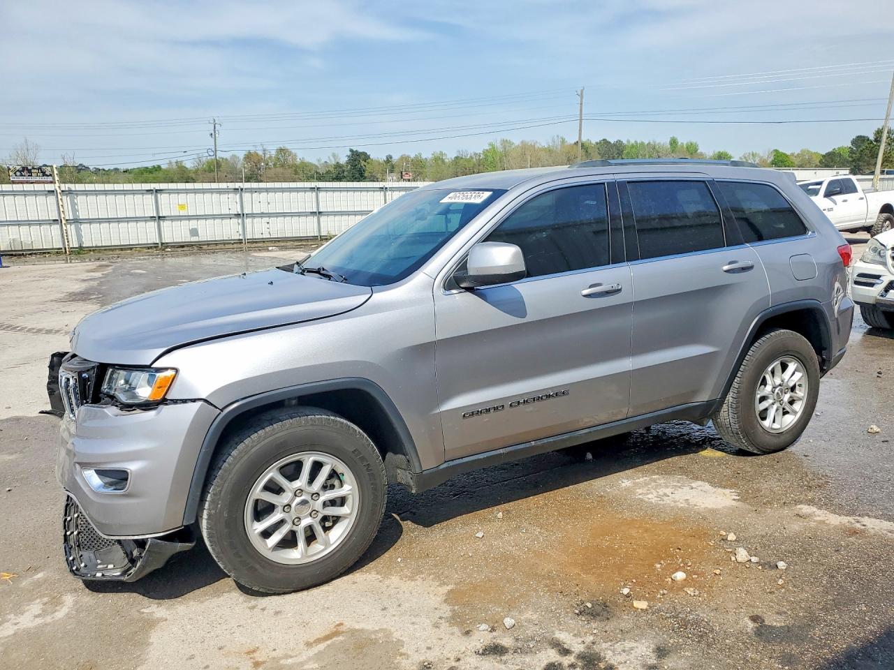 2018 Jeep Grand Cherokee Laredo - zdjęcie główne
