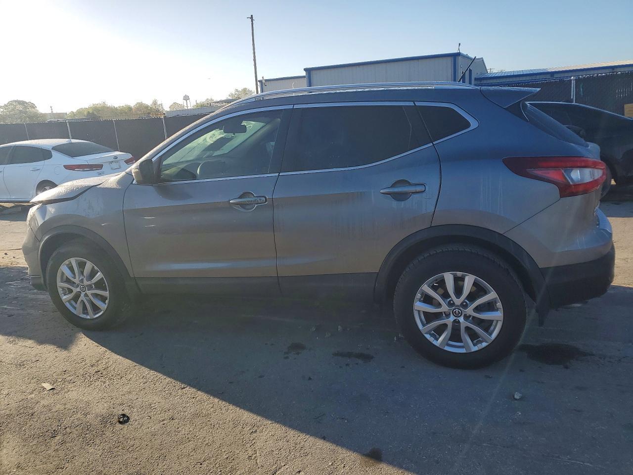 2020 Nissan Rogue Sport Sv - zdjęcie 2