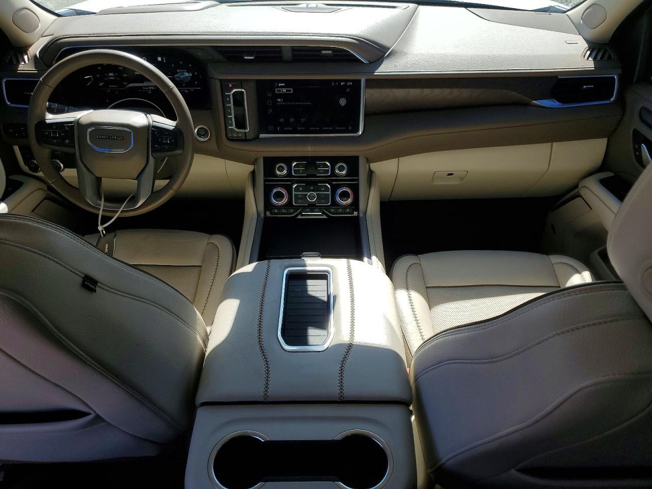 2022 GMC Yukon Xl Denali - zdjęcie 8