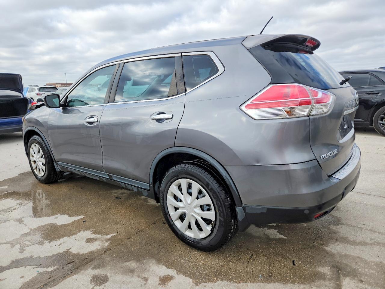 2015 Nissan Rogue S - zdjęcie 2