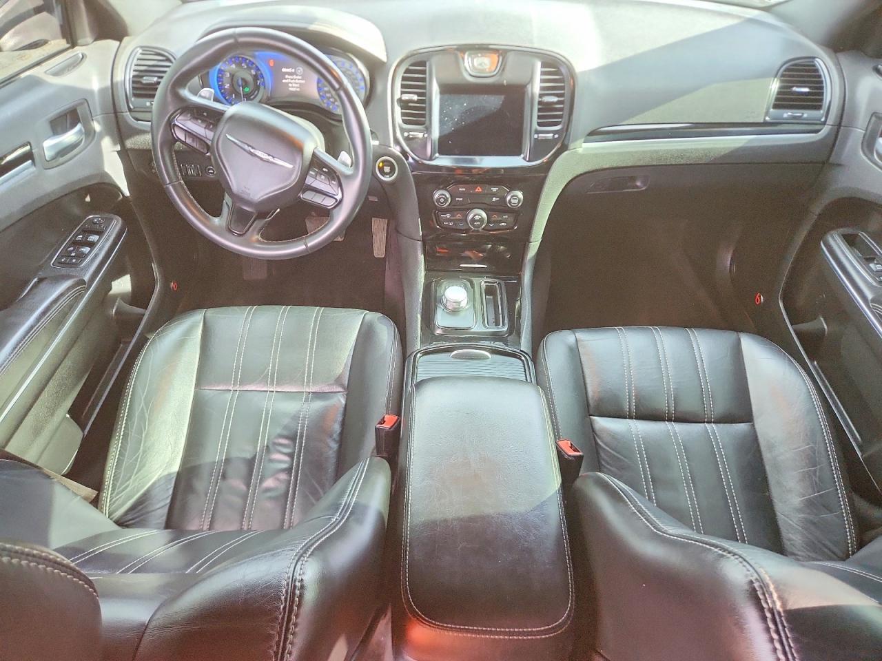 2017 Chrysler 300 S - zdjęcie 8