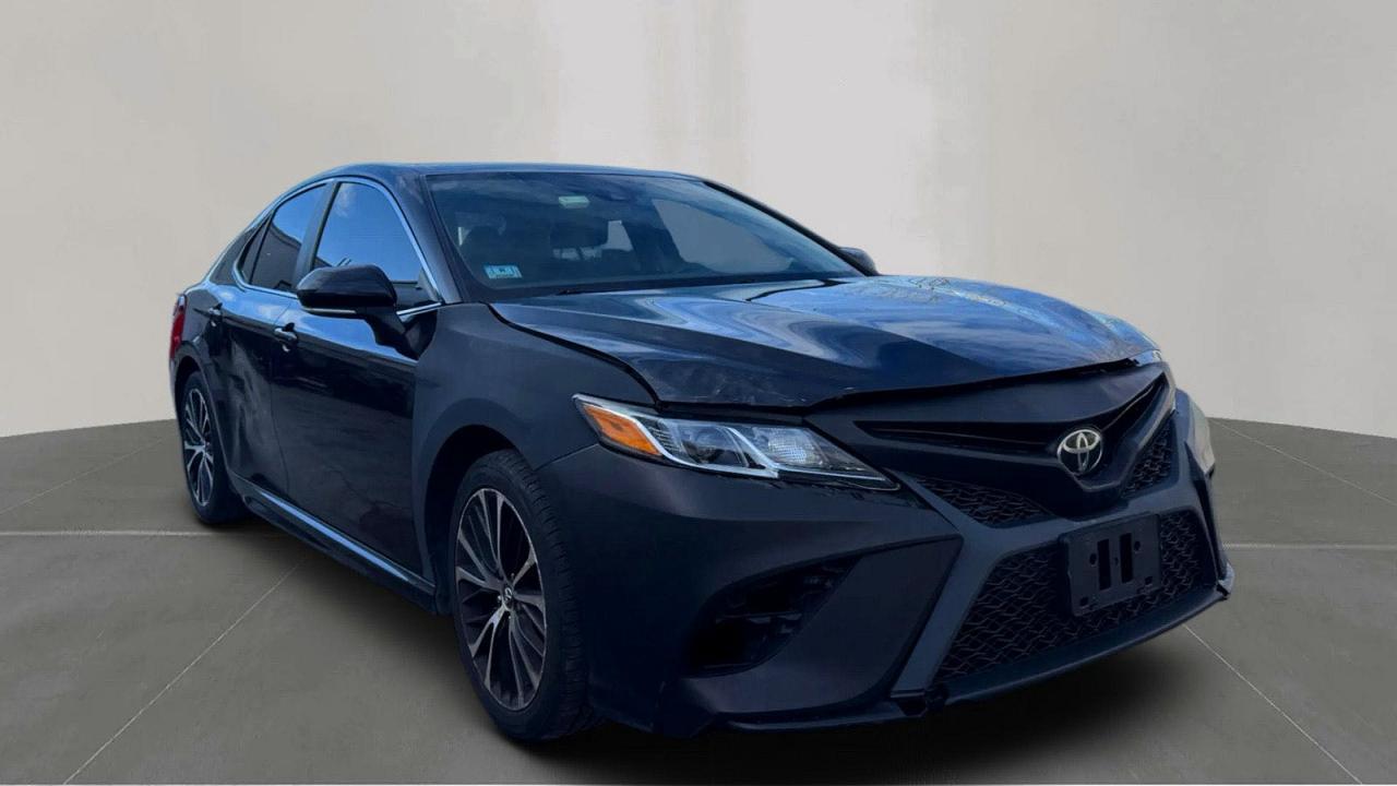 2019 Toyota Camry Se - zdjęcie główne