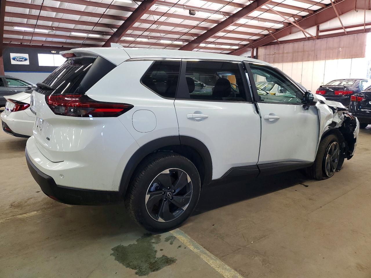 2025 Nissan Rogue Sv - zdjęcie 3