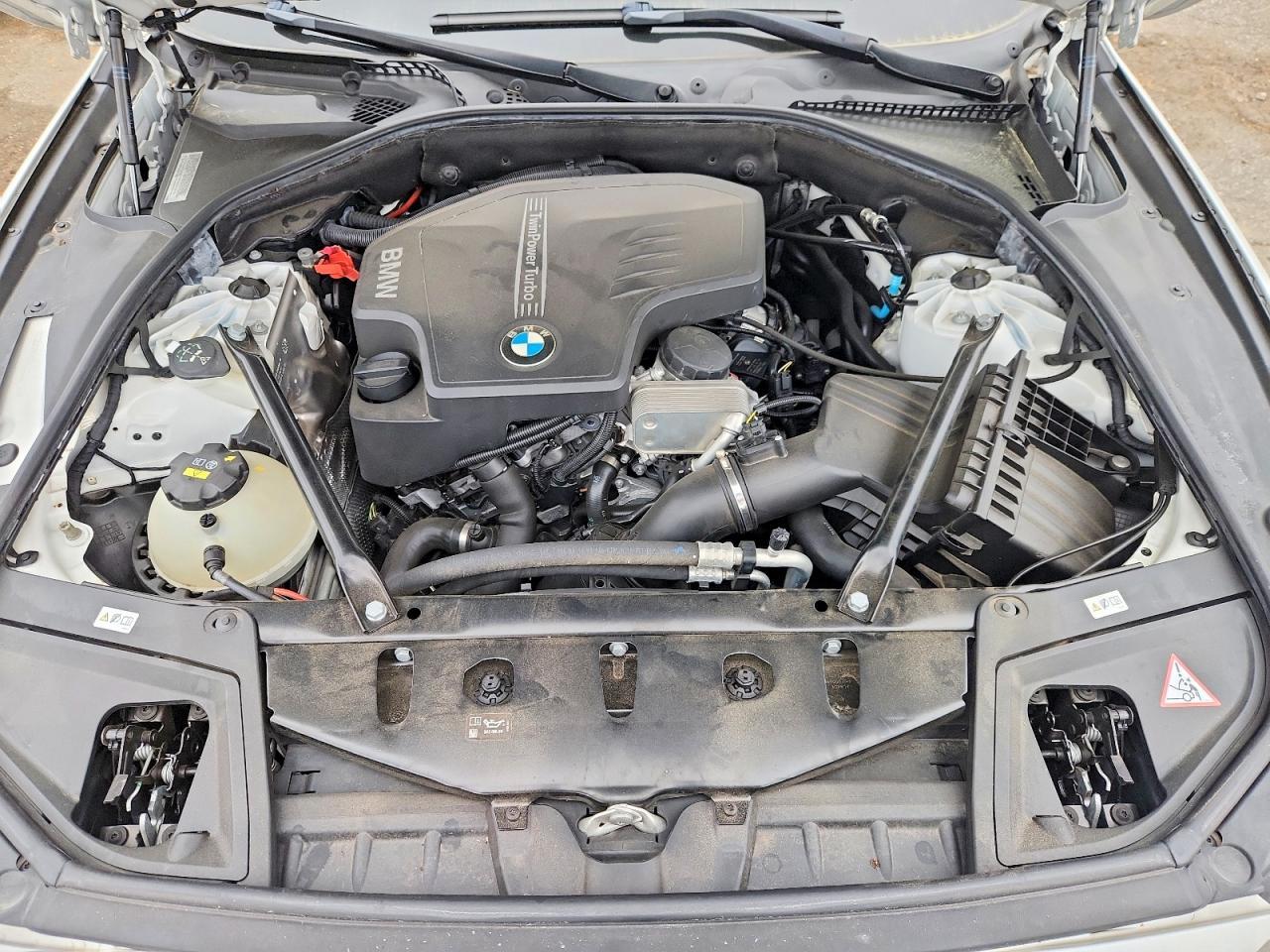 2016 BMW 528 I - zdjęcie 11