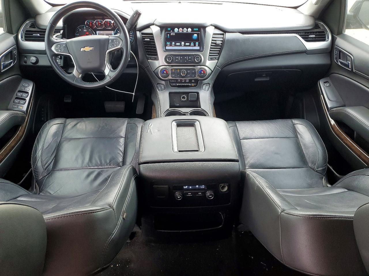 2018 Chevrolet Suburban C1500 Lt - zdjęcie 8