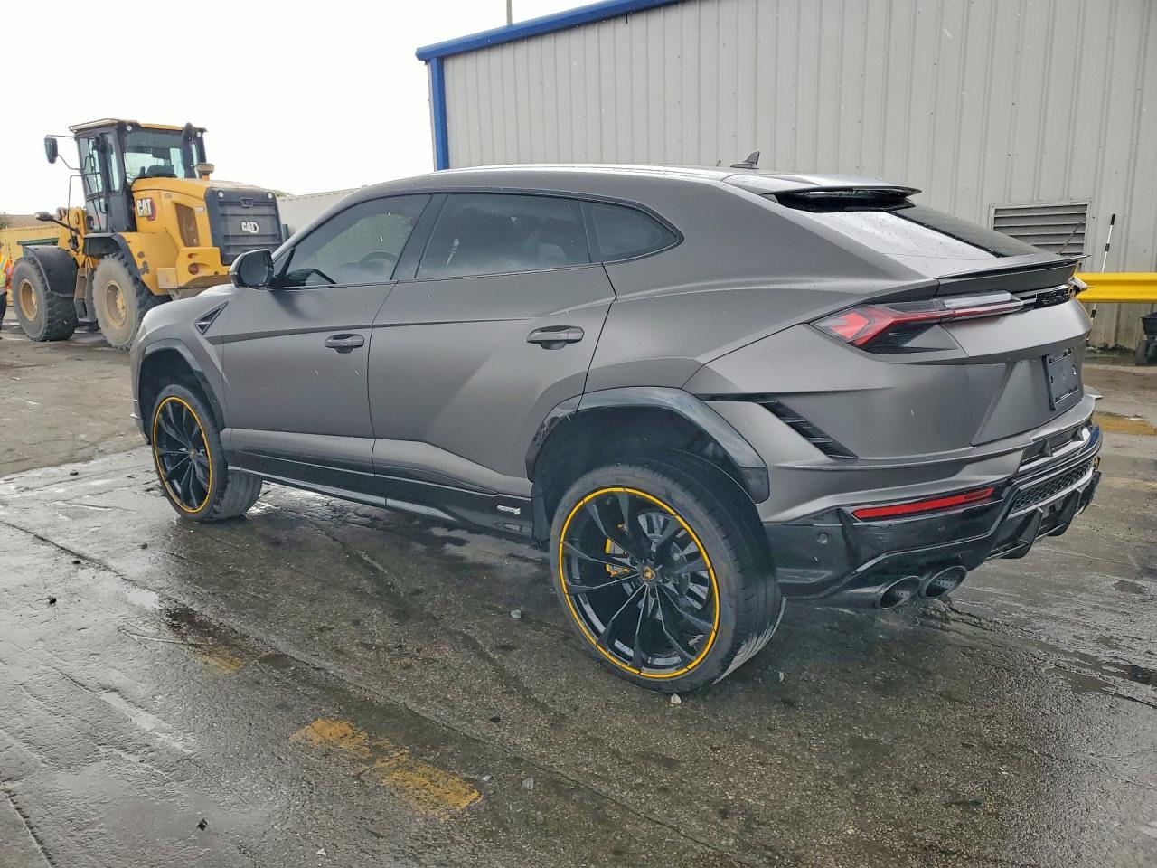 2023 Lamborghini Urus S - zdjęcie 2