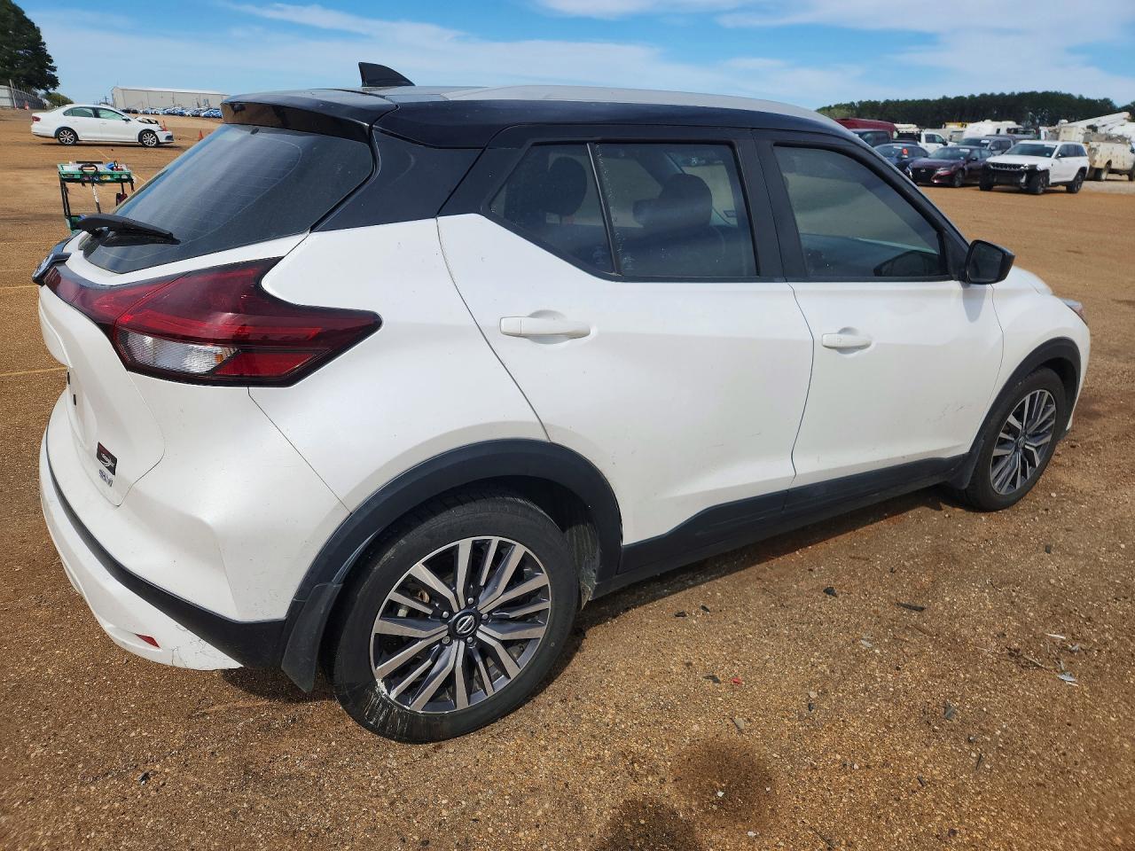 2021 Nissan Kicks Sv - zdjęcie 3