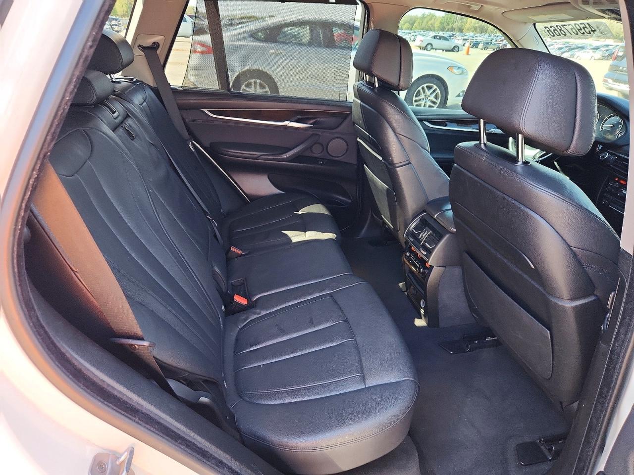 2016 BMW X5 xDrive50I - zdjęcie 11