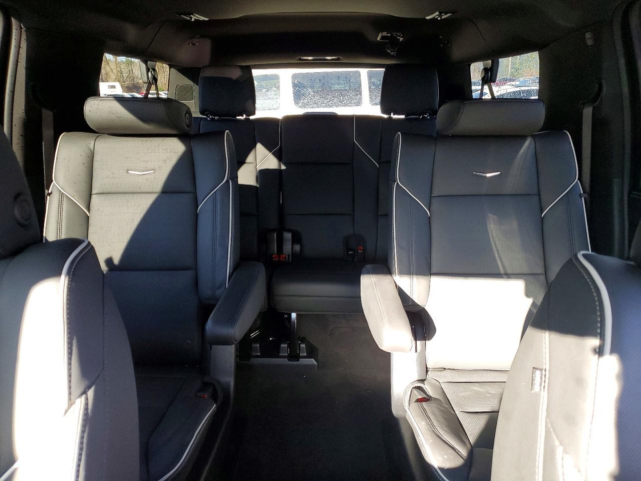 2025 Cadillac Escalade - zdjęcie 10