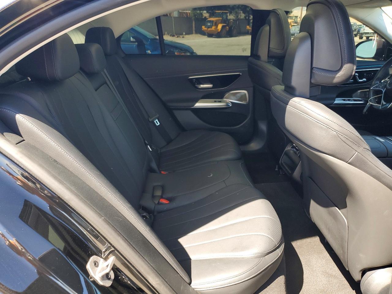 2024 Mercedes-Benz E 350 4Matic - zdjęcie 10