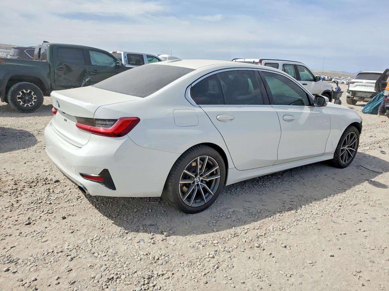 2020 BMW 330 - zdjęcie 3