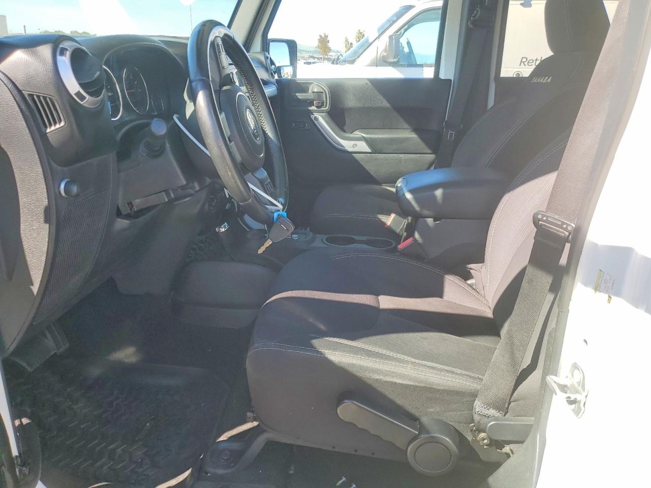 2014 Jeep Wrangler Unlimited Sahara - zdjęcie 7