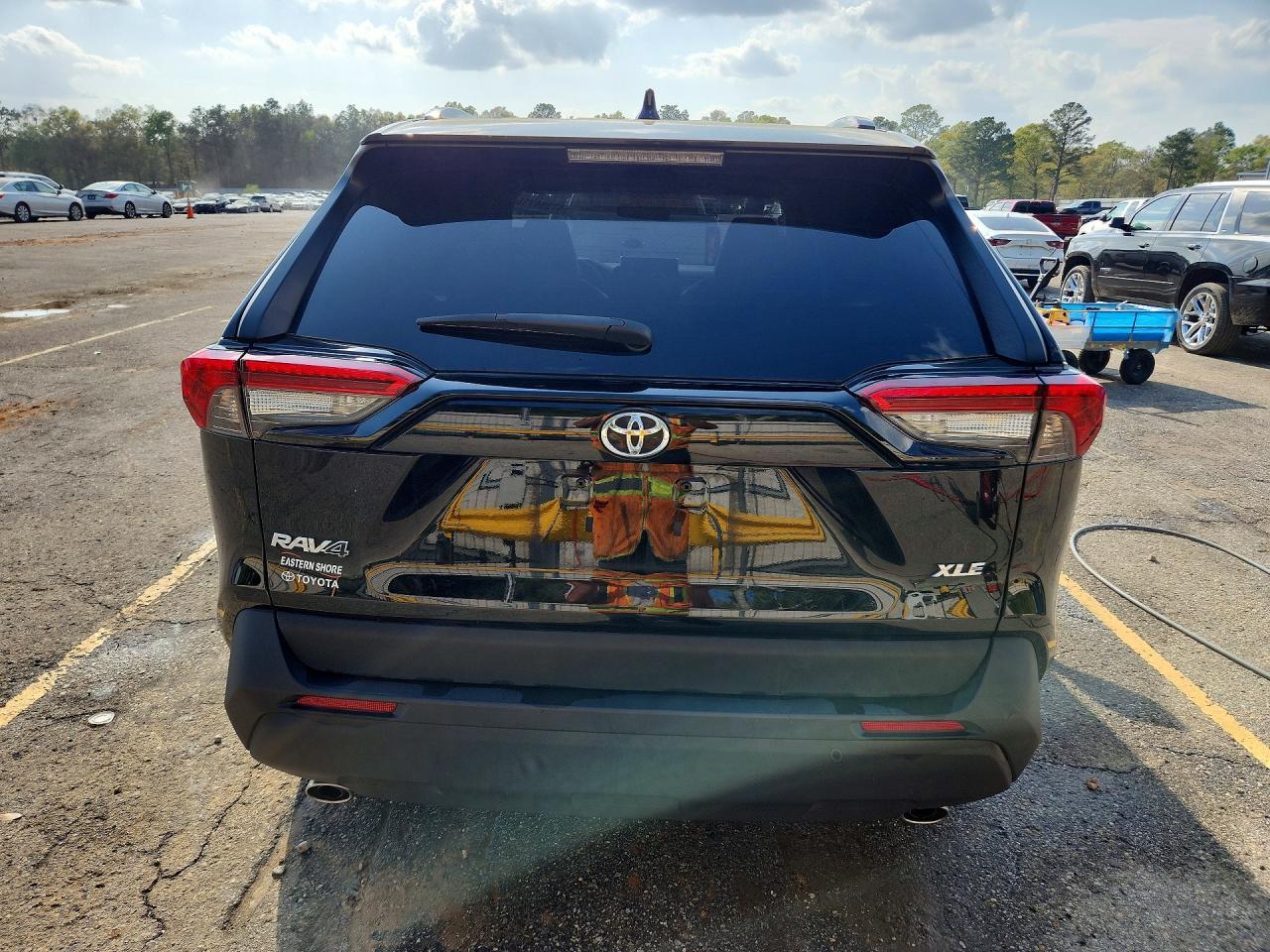 2023 Toyota Rav4 Xle Premium - zdjęcie 6