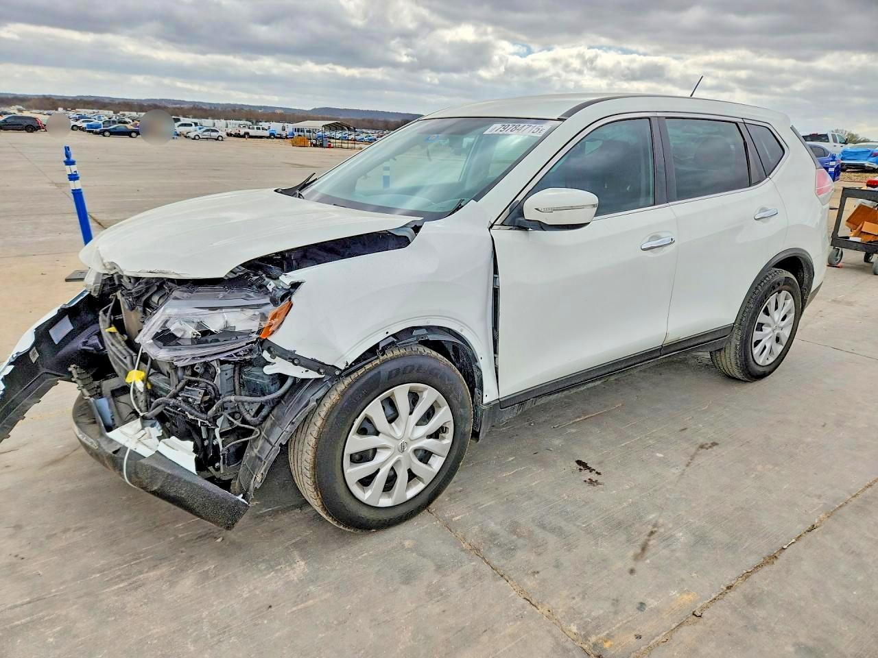 2015 Nissan Rogue S - zdjęcie główne