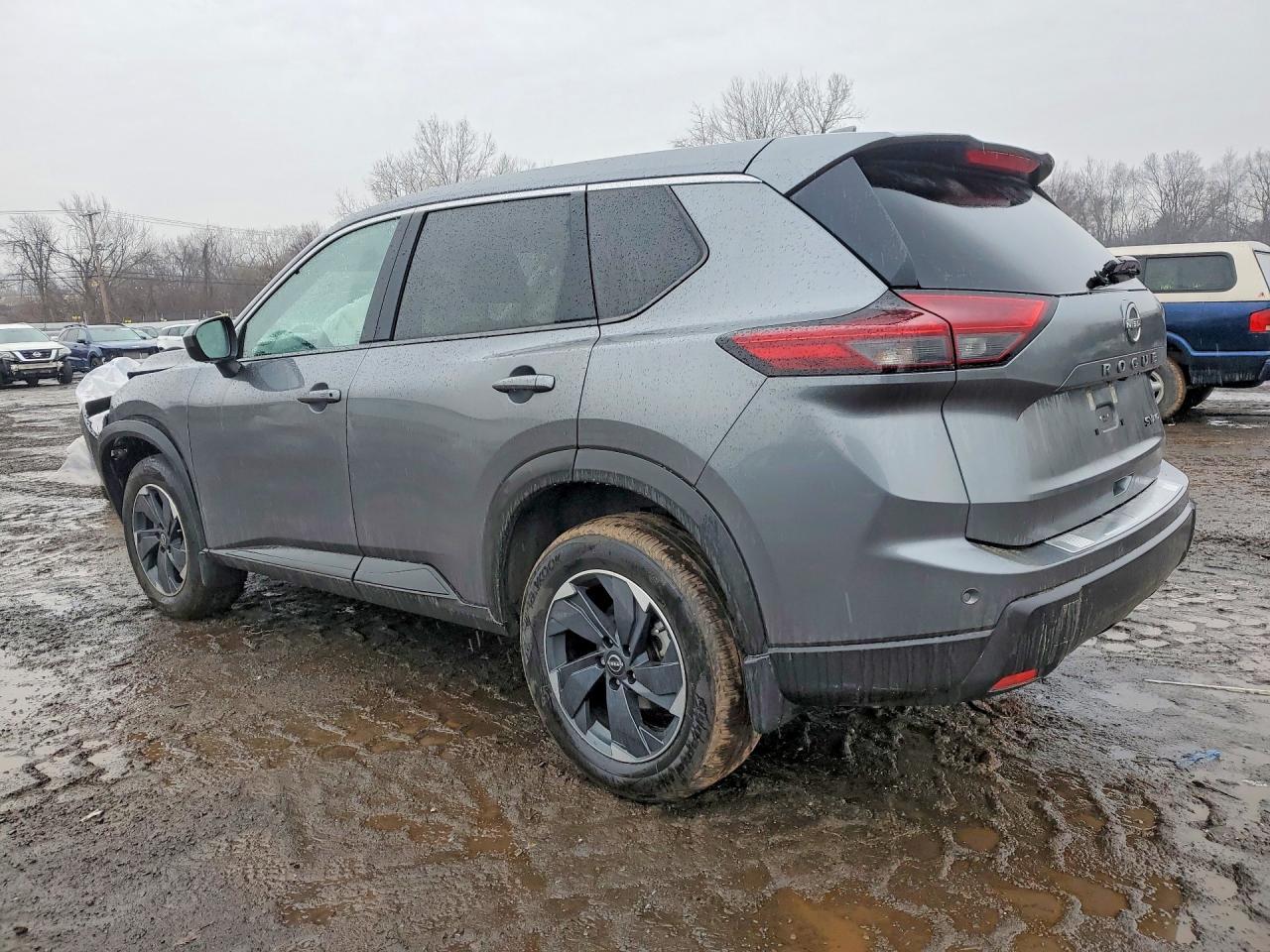 2024 Nissan Rogue Sv - zdjęcie 2