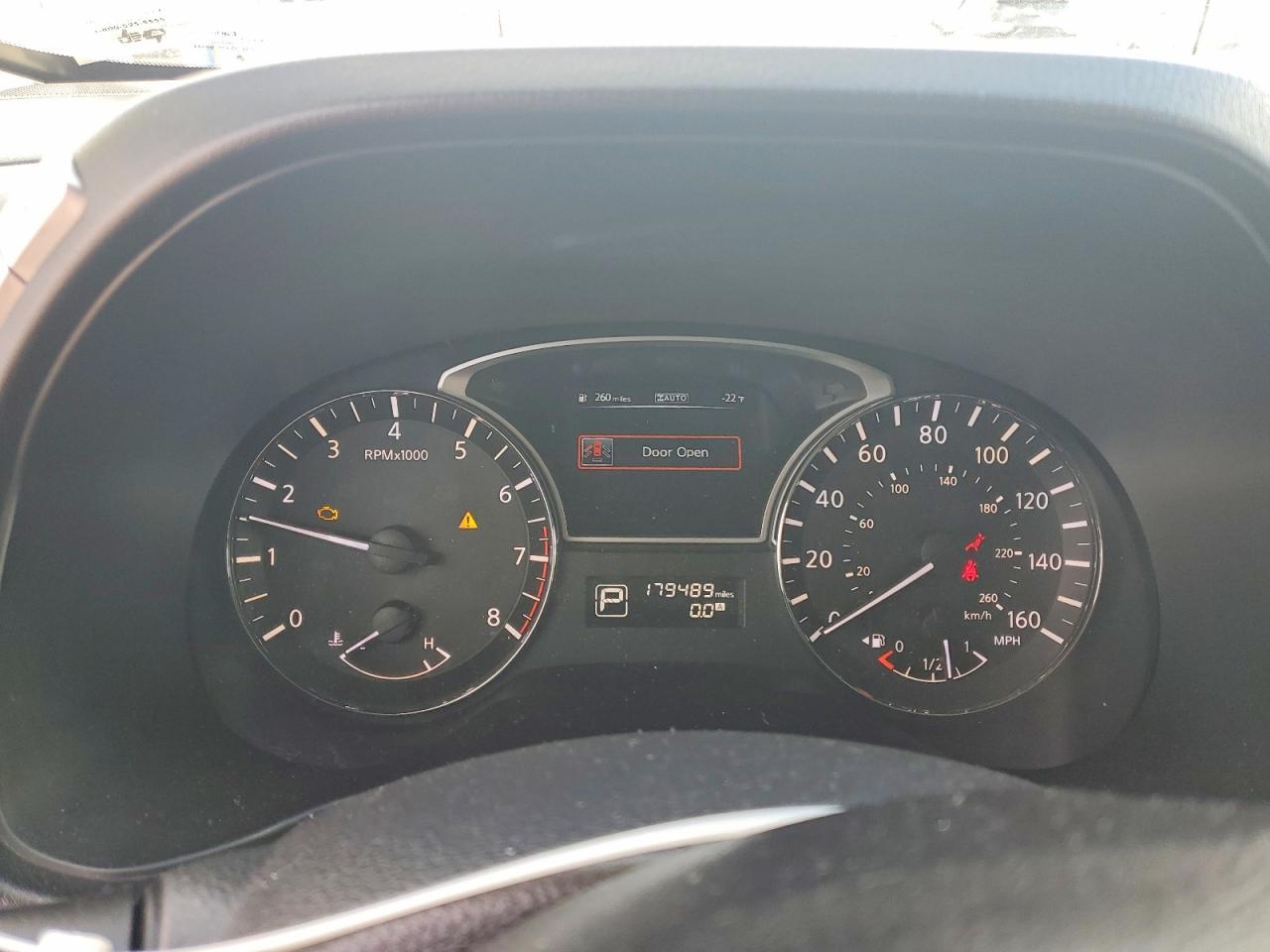 2014 Nissan Pathfinder Sv - zdjęcie 9