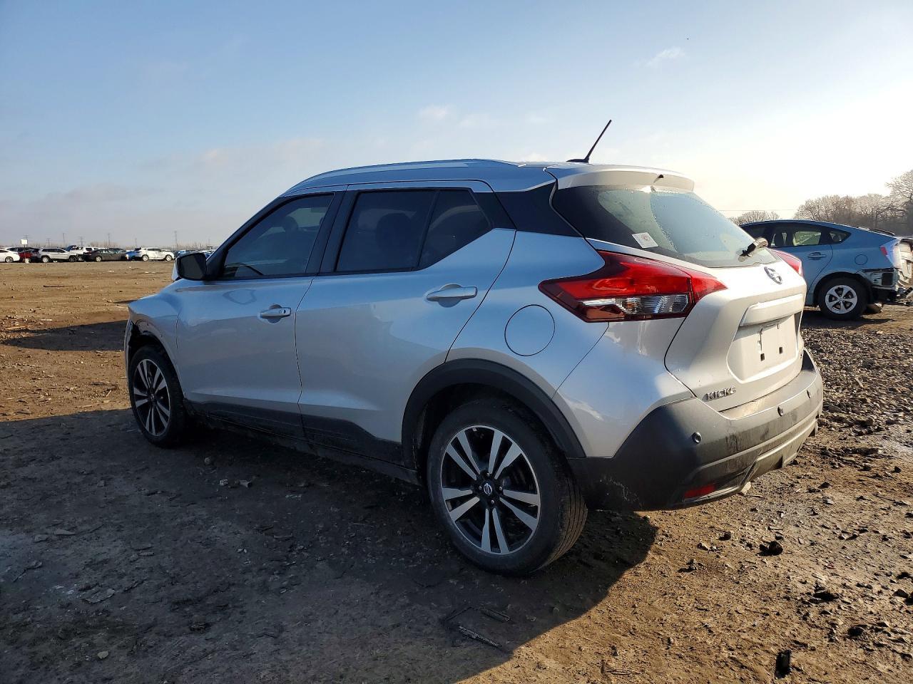 2020 Nissan Kicks Sv - zdjęcie 2