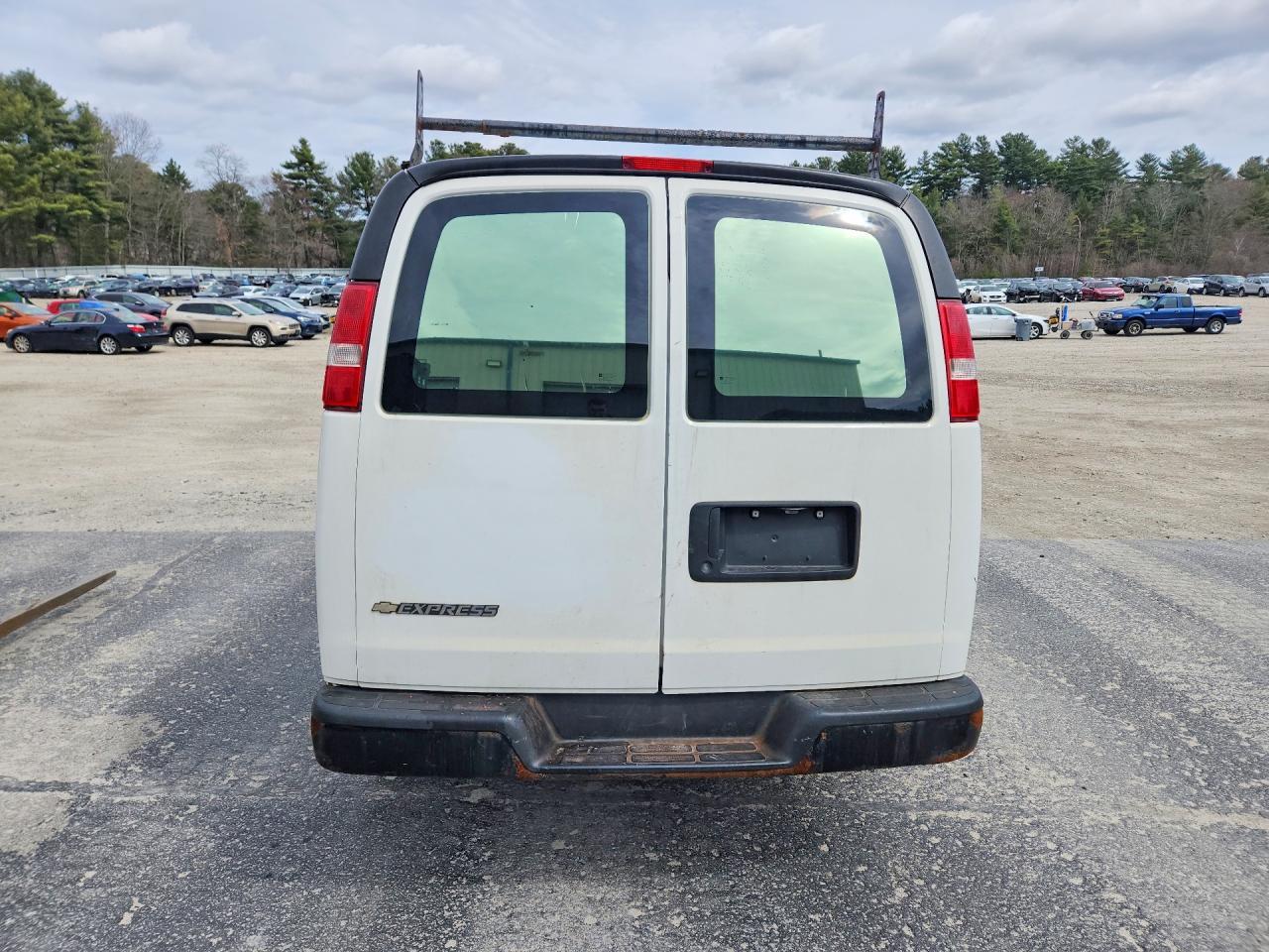 2017 Chevrolet Express G2500 - zdjęcie 6