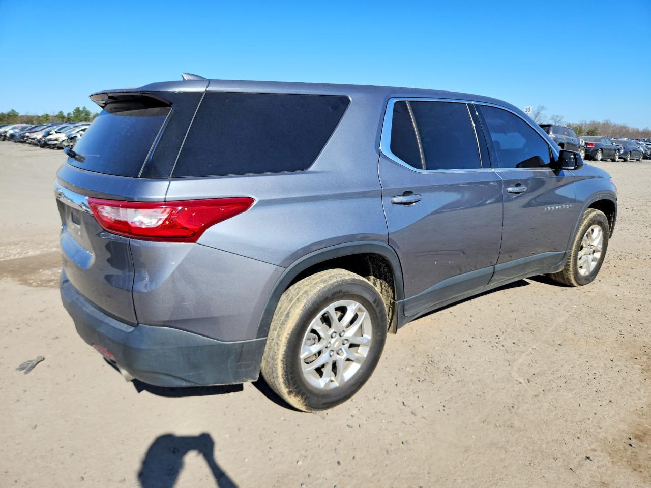 2020 Chevrolet Traverse Ls - zdjęcie 3