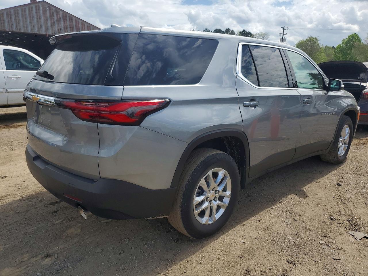 2023 Chevrolet Traverse Ls - zdjęcie 3