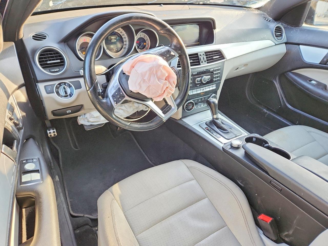 2015 Mercedes-Benz C 250 - zdjęcie 8
