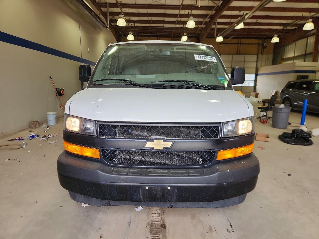 2023 Chevrolet Express G2500 - zdjęcie 5