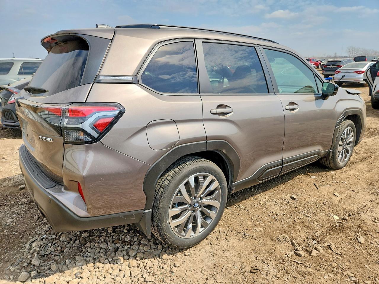 2025 Subaru Forester Touring - zdjęcie 3