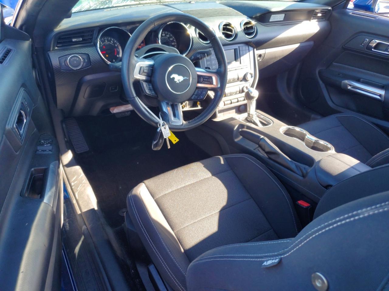 2017 Ford Mustang - zdjęcie 8