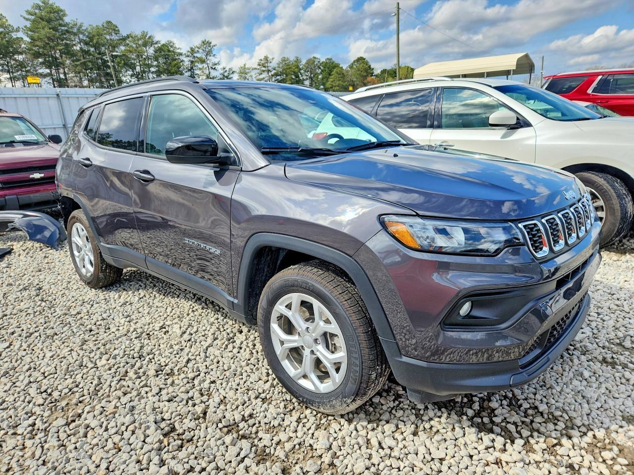 2024 Jeep Compass Latitude - zdjęcie 4