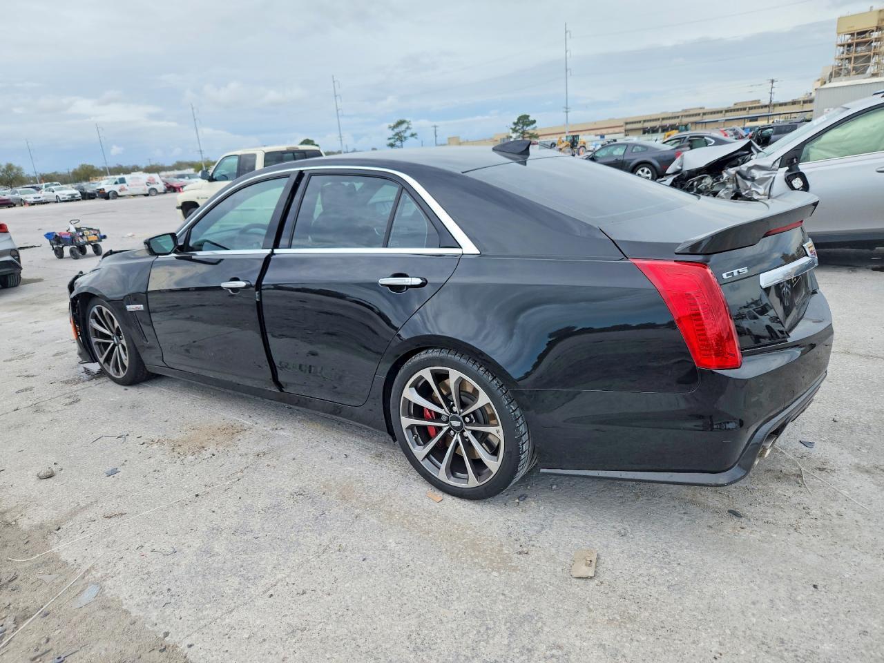 2016 Cadillac Cts-V - zdjęcie 2