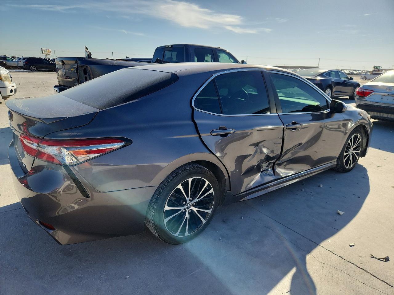 2018 Toyota Camry Se - zdjęcie 3