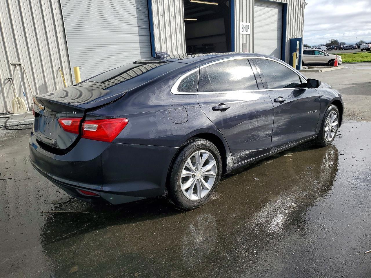 2023 Chevrolet Malibu Lt - zdjęcie 3