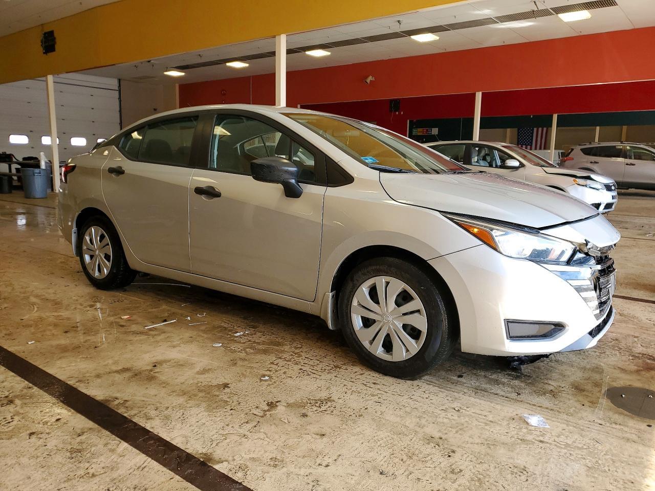 2023 Nissan Versa - zdjęcie 4