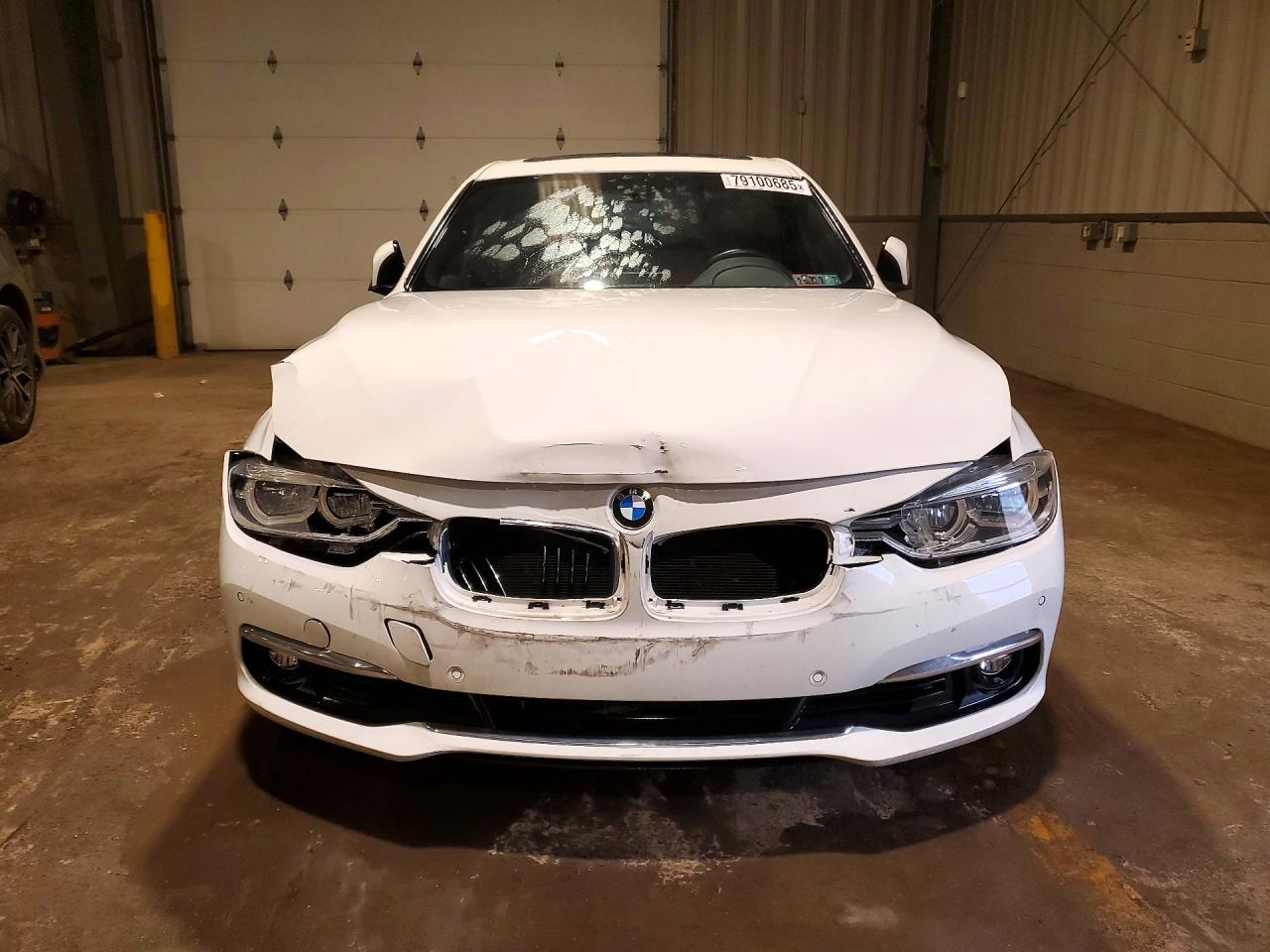 2017 BMW 330 Xi - zdjęcie 5