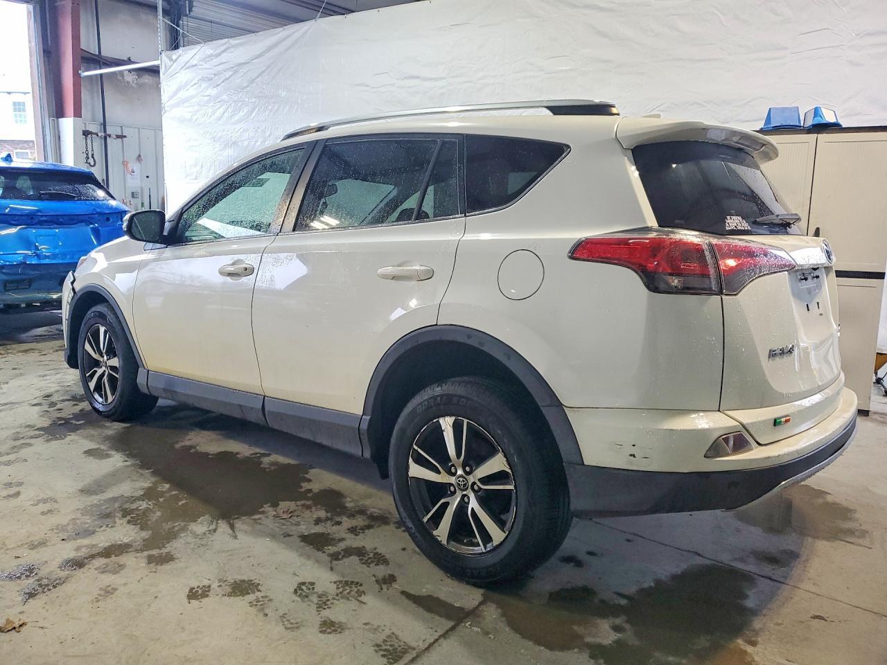 2017 Toyota Rav4 Xle - zdjęcie 2