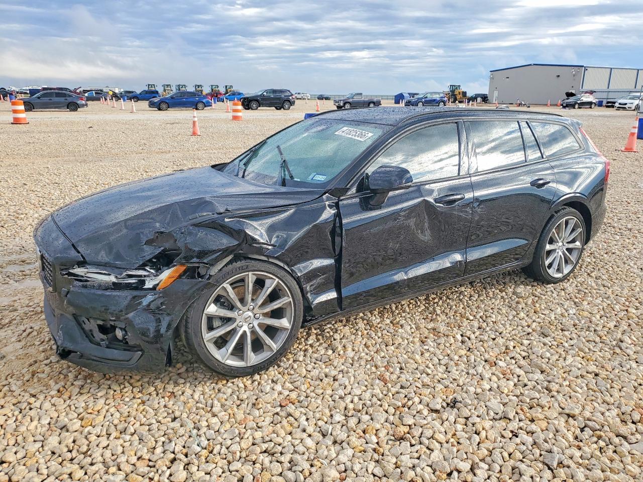 2021 Volvo V60 T5 Momentum - zdjęcie główne
