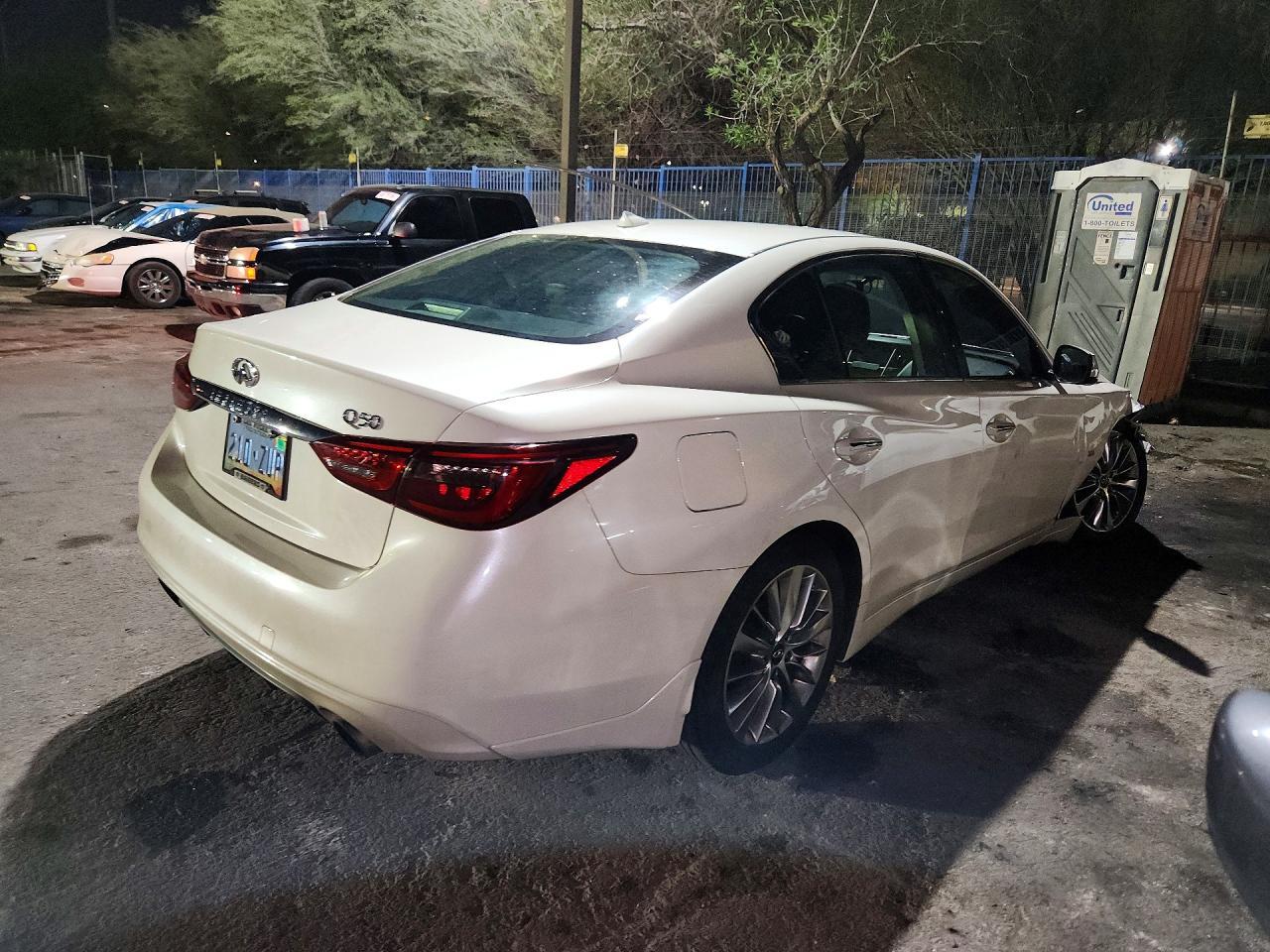 2018 Infiniti Q50 3.0T Luxe - zdjęcie 3