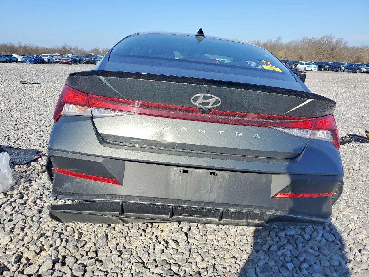 2025 Hyundai Elantra Sel Sport - zdjęcie 6