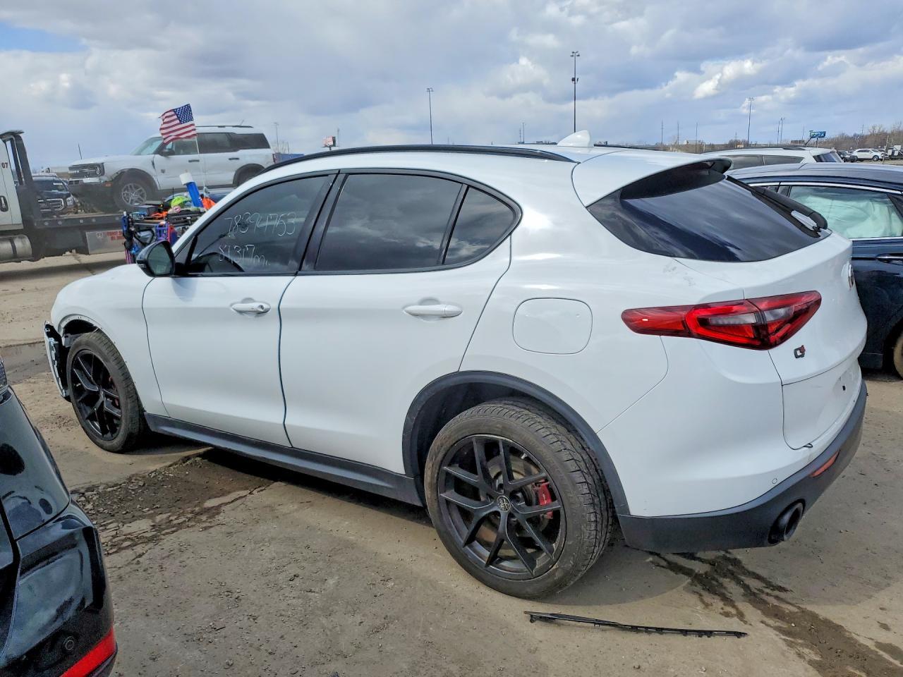 2019 Alfa Romeo Stelvio - zdjęcie 2