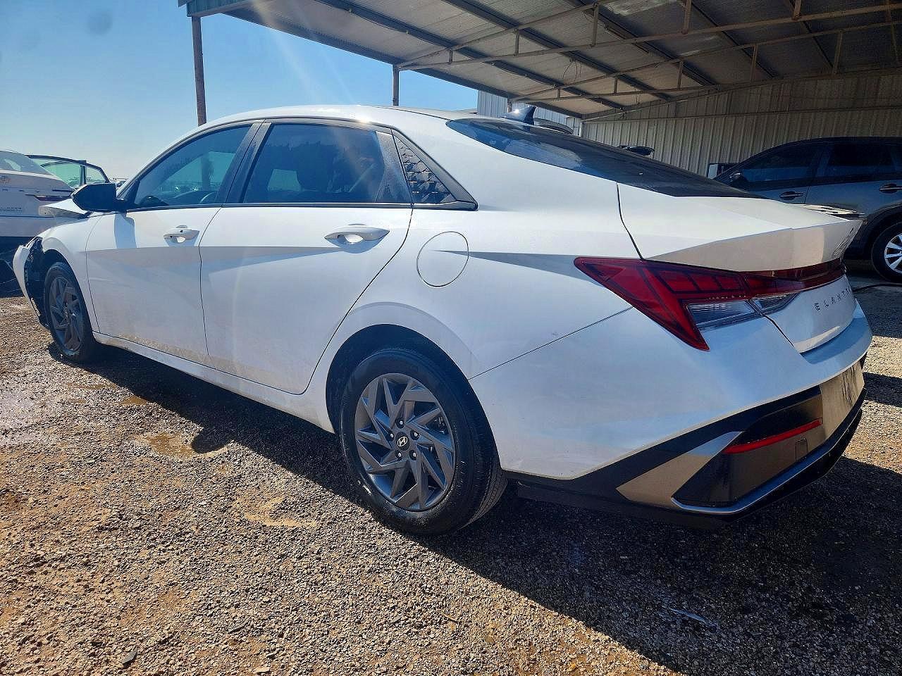 2025 Hyundai Elantra Hybrid Blue - zdjęcie 2